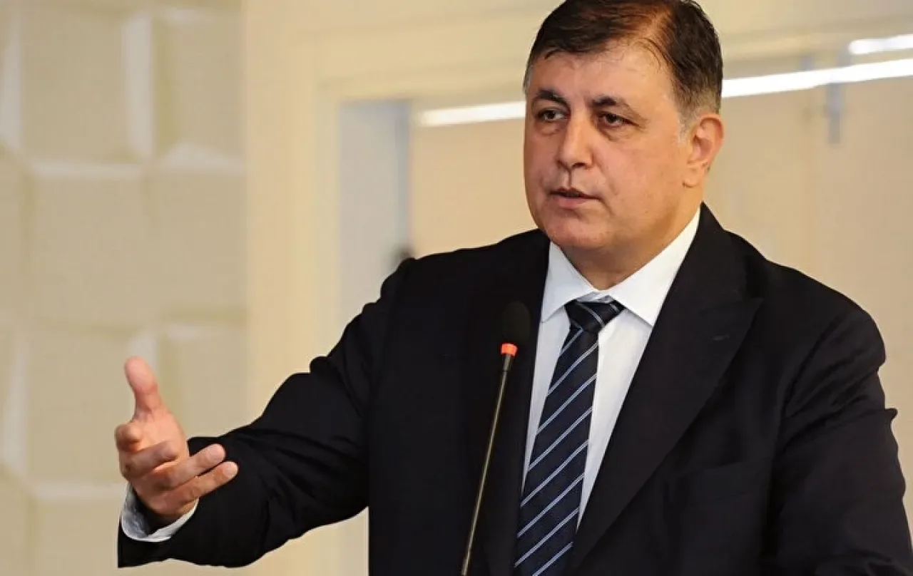 İzmir Büyükşehir Belediyesi'nde Devrim: Makam Odaları ve Odacılar Kaldırılıyor İzmir Büyükşehir Belediyesi'nde Devrim: Makam Odaları ve Odacılar Kaldırılıyor
