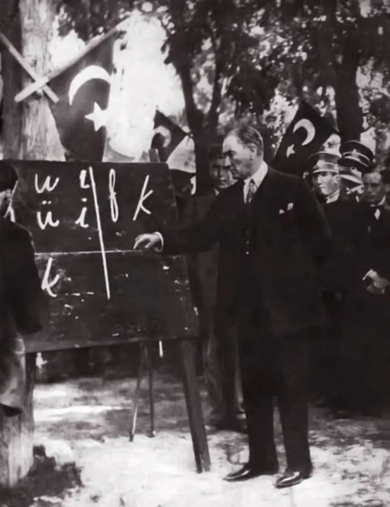 Türk Harf Devrimi'nin 97. Yılı Kutlandı Türk Harf Devrimi'nin 97. Yılı Kutlandı