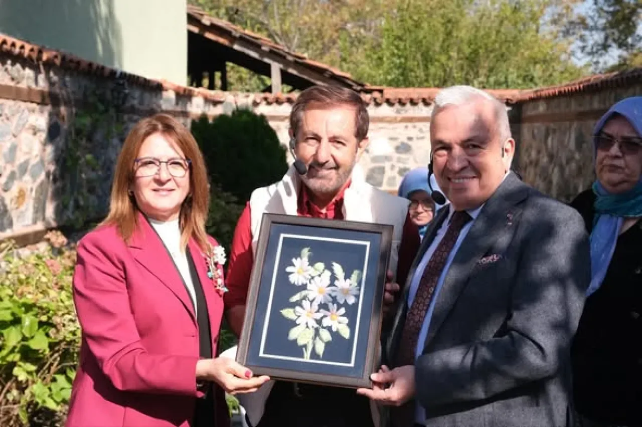 Nilüfer Belediyesi, Misi Köyü'nde Halk TV Canlı Yayını ile Hemşehrileriyle Buluştu Nilüfer Belediyesi, Misi Köyü'nde Halk TV Canlı Yayını ile Hemşehrileriyle Buluştu