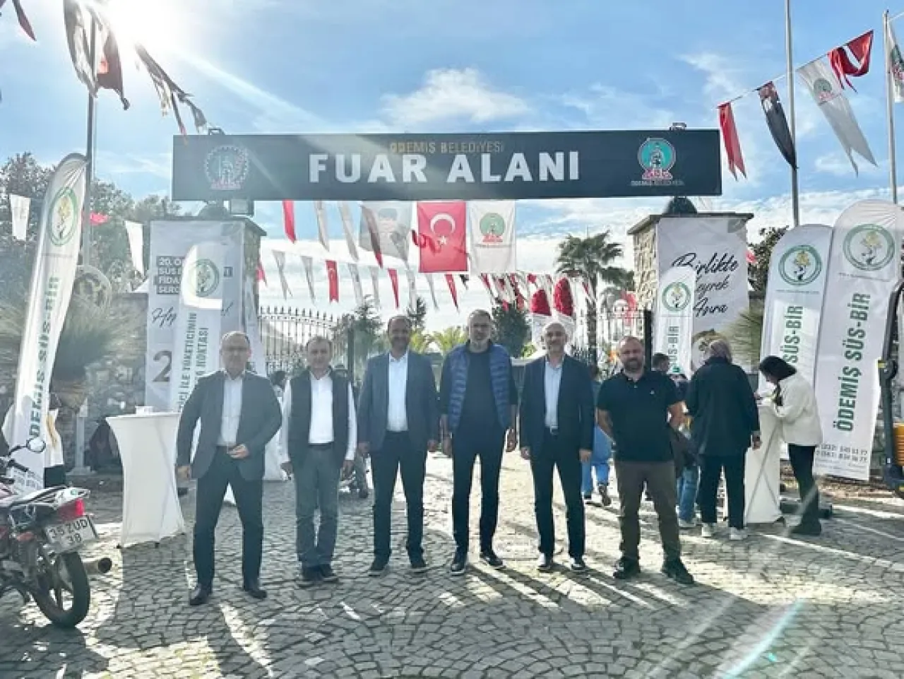 Kestel Belediyesi, Ödemiş Süs Bitkileri Fuarı'nda Sektör Temsilcileri ile Buluştu Kestel Belediyesi, Ödemiş Süs Bitkileri Fuarı'nda Sektör Temsilcileri ile Buluştu