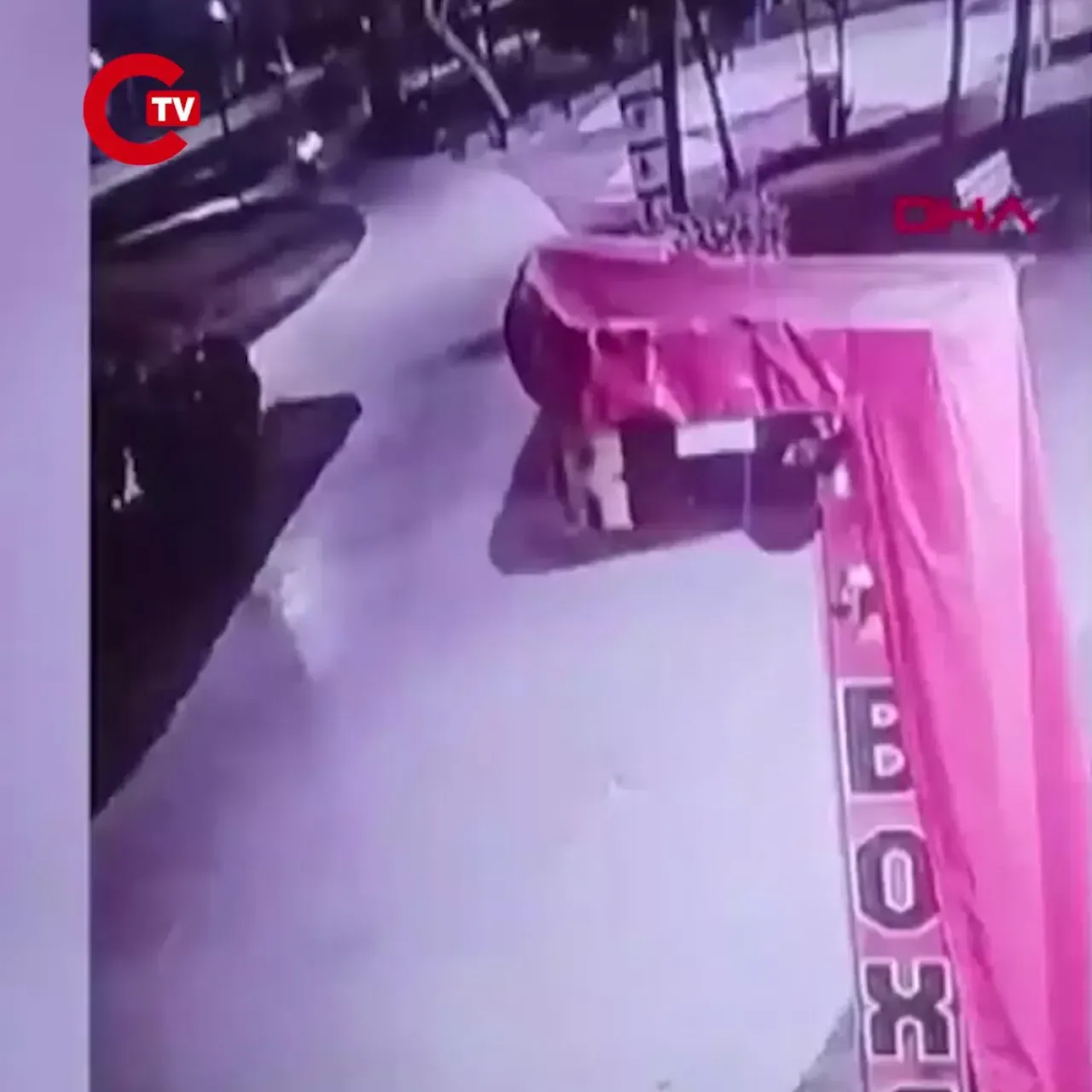 Adana'da Parkta Lise Öğrencilerine Bıçaklı Saldırı: 1 Tutuklandı Adana'da Parkta Lise Öğrencilerine Bıçaklı Saldırı: 1 Tutuklandı