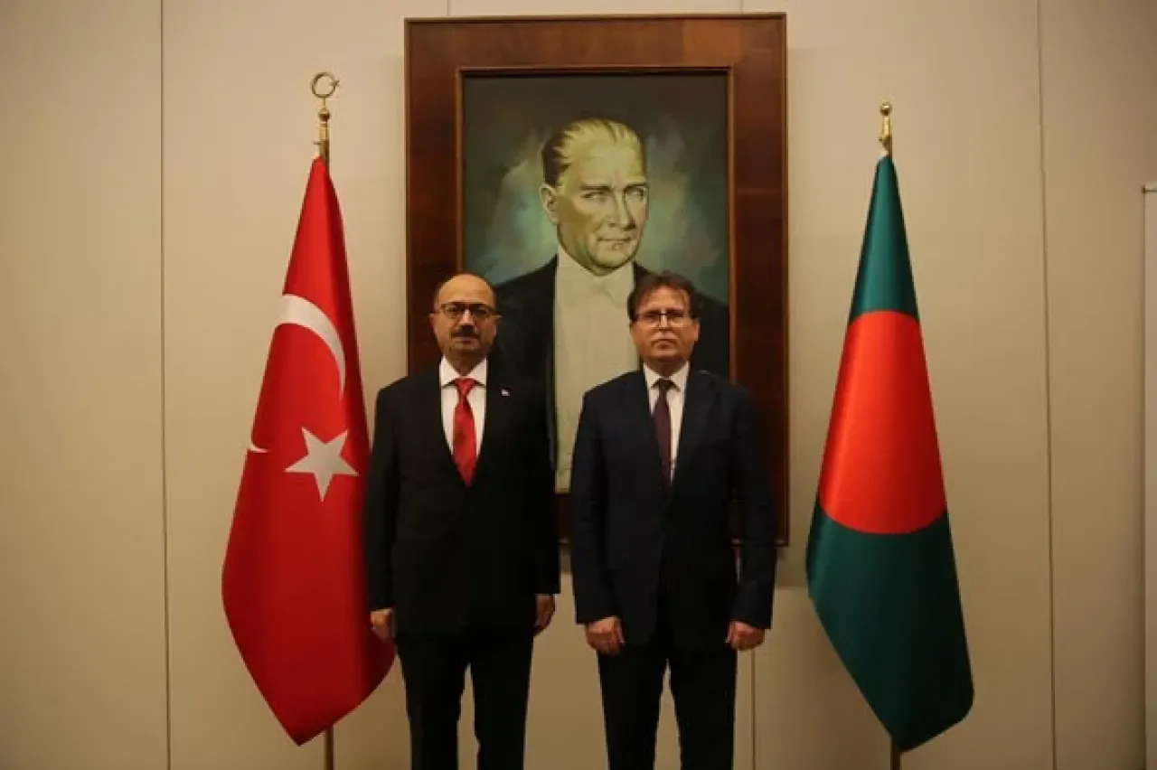 AK Partili Milletvekilleri Bangladeş'te Temaslarda Bulundu AK Partili Milletvekilleri Bangladeş'te Temaslarda Bulundu