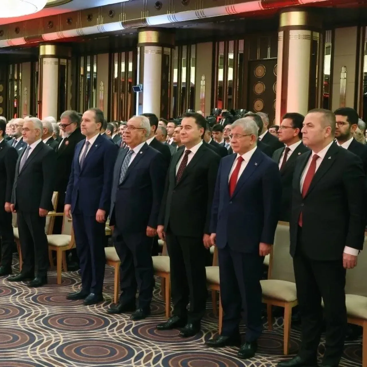 Ali Babacan ve Ahmet Davutoğlu 29 Ekim Resepsiyonunda Ön Sırada Yer Aldı Ali Babacan ve Ahmet Davutoğlu 29 Ekim Resepsiyonunda Ön Sırada Yer Aldı