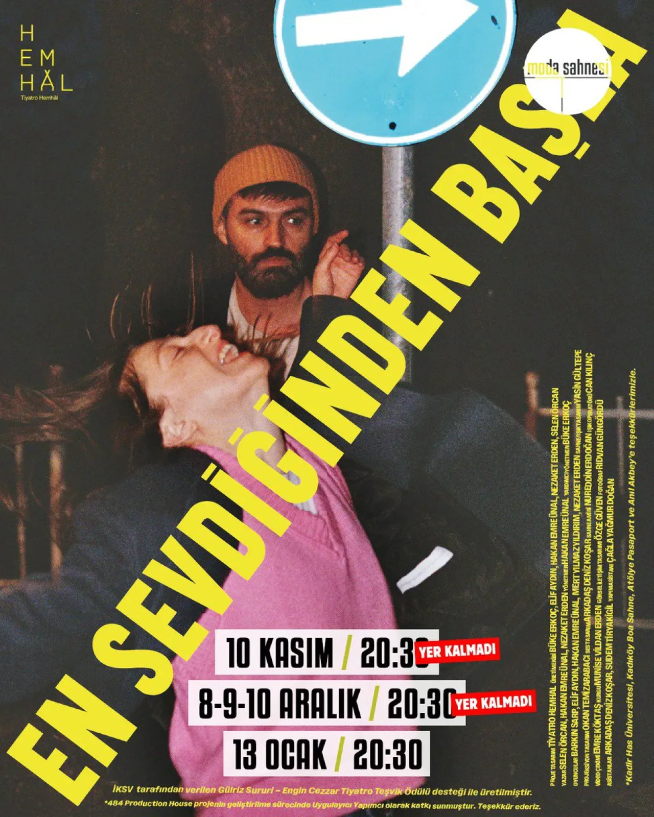 Moda Sahnesi'nde "En Sevdiğinden Başla" Oyunu Büyük İlgi Görüyor Moda Sahnesi'nde "En Sevdiğinden Başla" Oyunu Büyük İlgi Görüyor