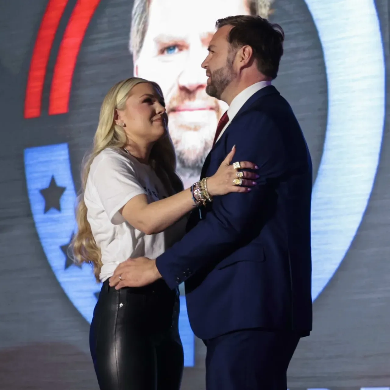 Charlie Kirk'in Eşi Erika Kirk, Eşinin Yerini Kimsenin Tutamayacağını Açıkladı Charlie Kirk'in Eşi Erika Kirk, Eşinin Yerini Kimsenin Tutamayacağını Açıkladı