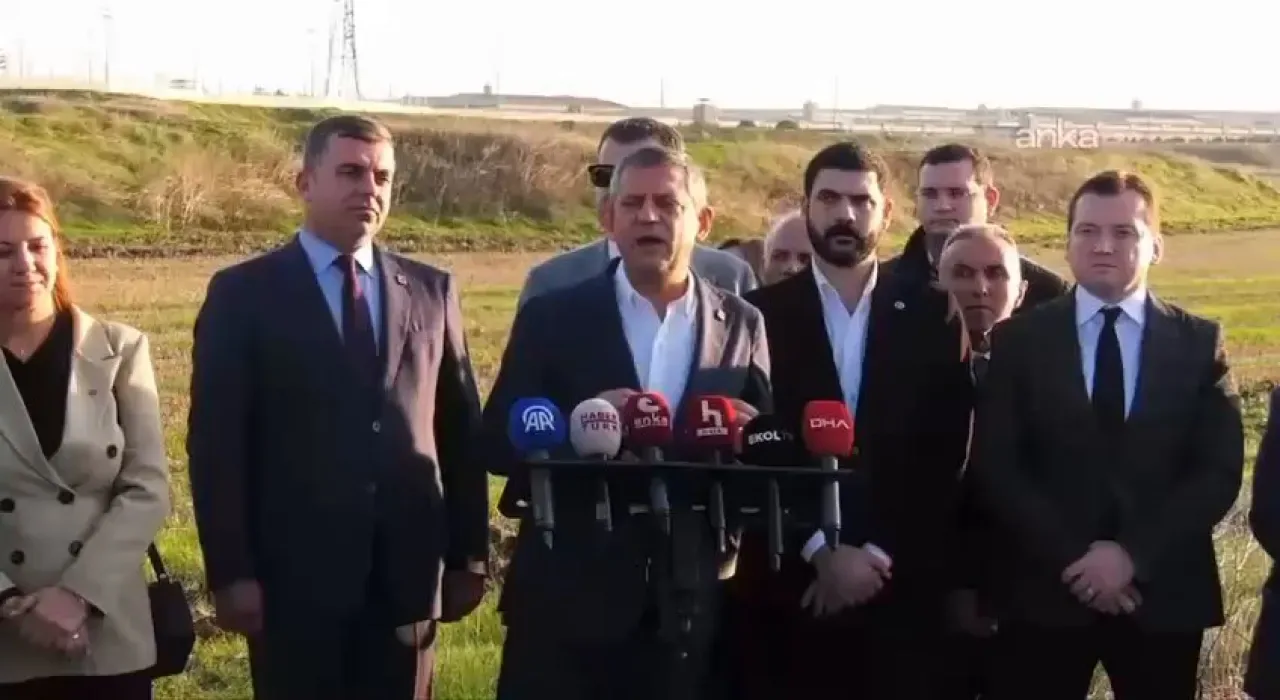 Özgür Özel'den Seçim Açıklaması: "İstanbul Seçimlerini Yenileyelim, İmamoğlu Aday" Özgür Özel'den Seçim Açıklaması: "İstanbul Seçimlerini Yenileyelim, İmamoğlu Aday"