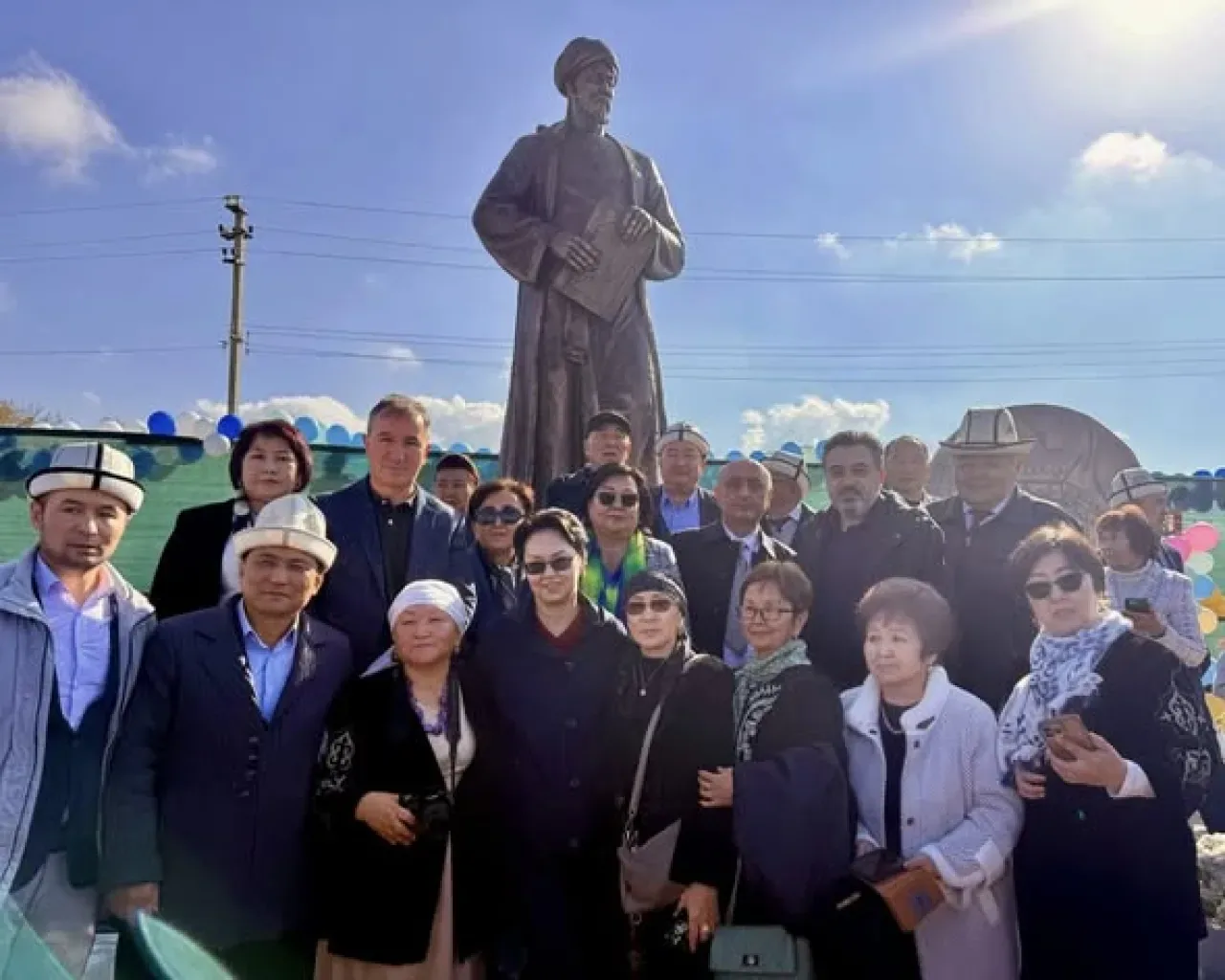 Kaşgarlı Mahmut Anıtı ve Parkı, Kırgızistan'da Açıldı Kaşgarlı Mahmut Anıtı ve Parkı, Kırgızistan'da Açıldı