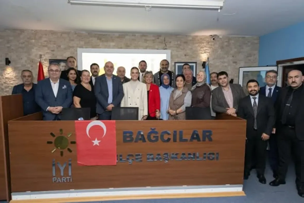 İYİ Parti'de İl Başkan Adayı Tüfekçi, Bağcılar İlçe Teşkilatını Ziyaret Etti İYİ Parti'de İl Başkan Adayı Tüfekçi, Bağcılar İlçe Teşkilatını Ziyaret Etti