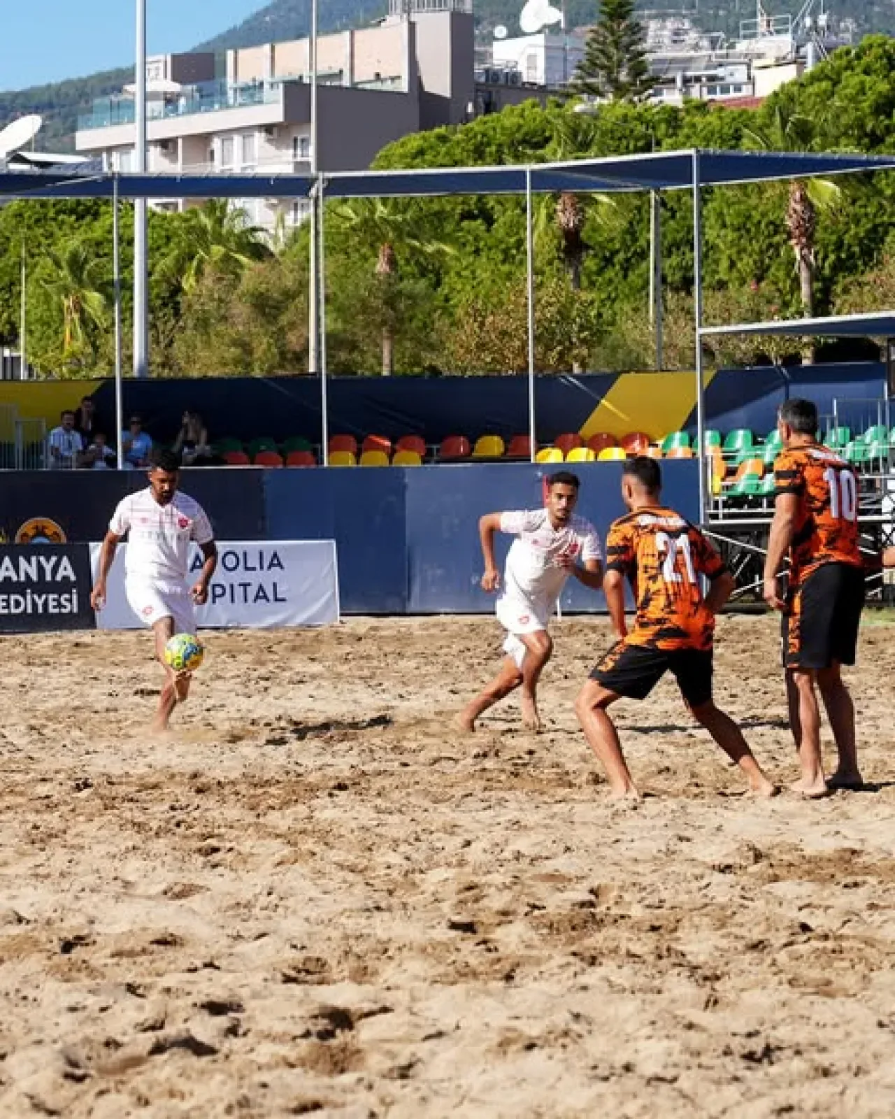 Alanya'da TFF Plaj Futbolu Süper Finalleri'nde İkinci Gün Heyecanı Alanya'da TFF Plaj Futbolu Süper Finalleri'nde İkinci Gün Heyecanı
