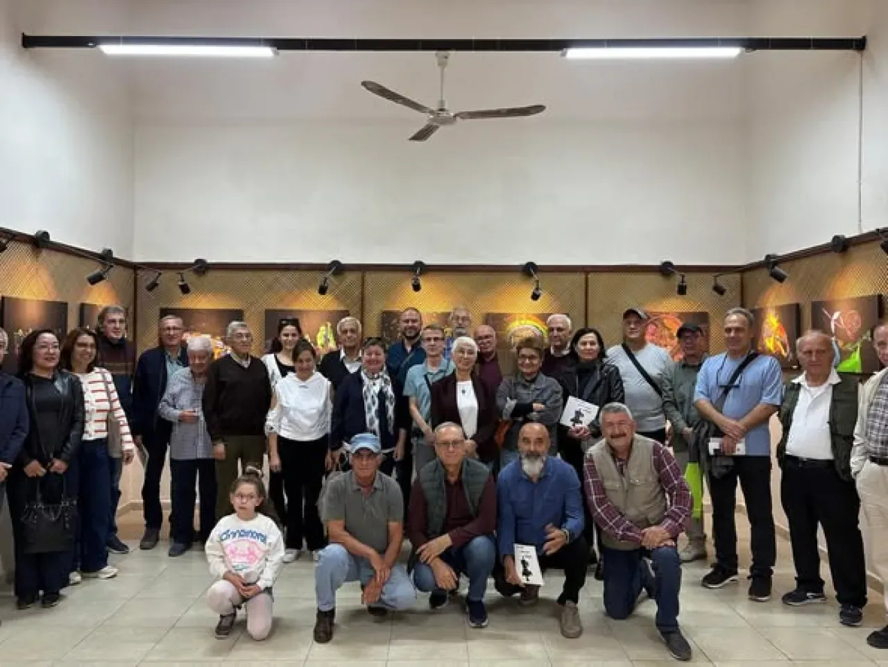 Urla'da "Olay Bazlı Görüntüleme" Sergisi Sanatseverlerle Buluştu Urla'da "Olay Bazlı Görüntüleme" Sergisi Sanatseverlerle Buluştu