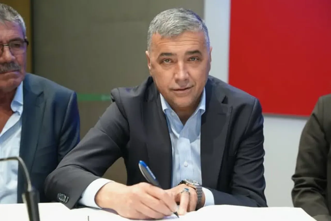 MHP'li Kartal ve Müvezzi Ailesinin Nikah Törenine Yoğun Katılım MHP'li Kartal ve Müvezzi Ailesinin Nikah Törenine Yoğun Katılım