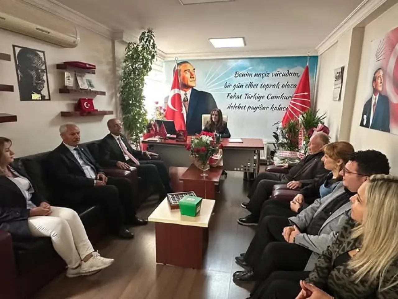 CHP Kayseri'de Dayanışma Ziyareti: Yerelden Genele Güçlü Örgütlenme Vurgusu CHP Kayseri'de Dayanışma Ziyareti: Yerelden Genele Güçlü Örgütlenme Vurgusu
