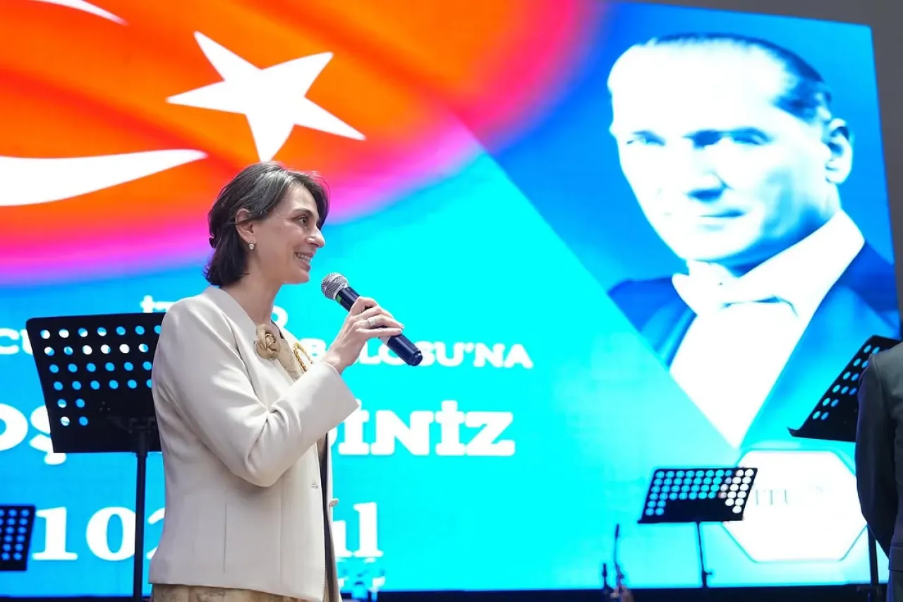 Üsküdar Belediye Başkanı Sinem Dedetaş, İTÜ Mezunları Derneği Cumhuriyet Balosu'nda Konuştu Üsküdar Belediye Başkanı Sinem Dedetaş, İTÜ Mezunları Derneği Cumhuriyet Balosu'nda Konuştu