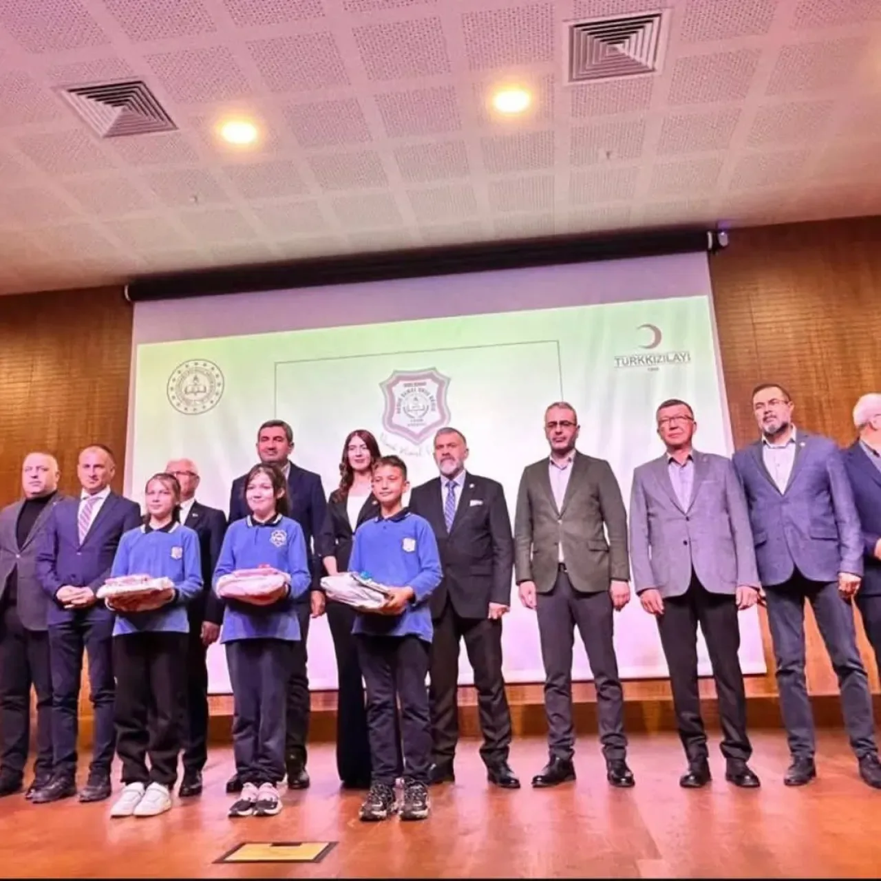 Polatlı'da Kızılay Haftası Öğrenci Etkinliği ile Kutlandı Polatlı'da Kızılay Haftası Öğrenci Etkinliği ile Kutlandı