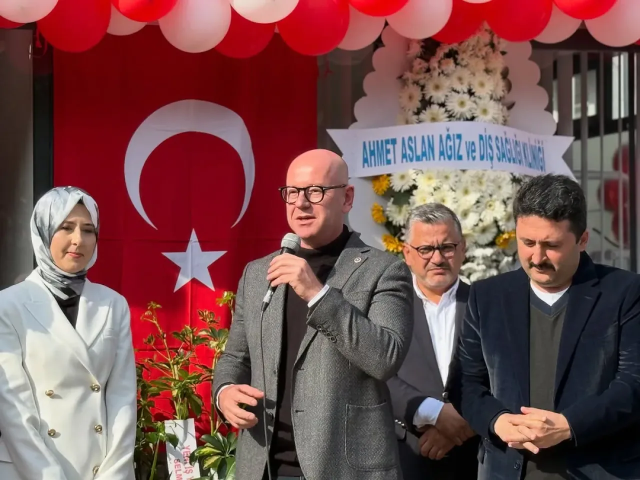 CHP'li Sarı, Balıkesir'de Yeni Diş Kliniğinin Açılışını Yaptı CHP'li Sarı, Balıkesir'de Yeni Diş Kliniğinin Açılışını Yaptı