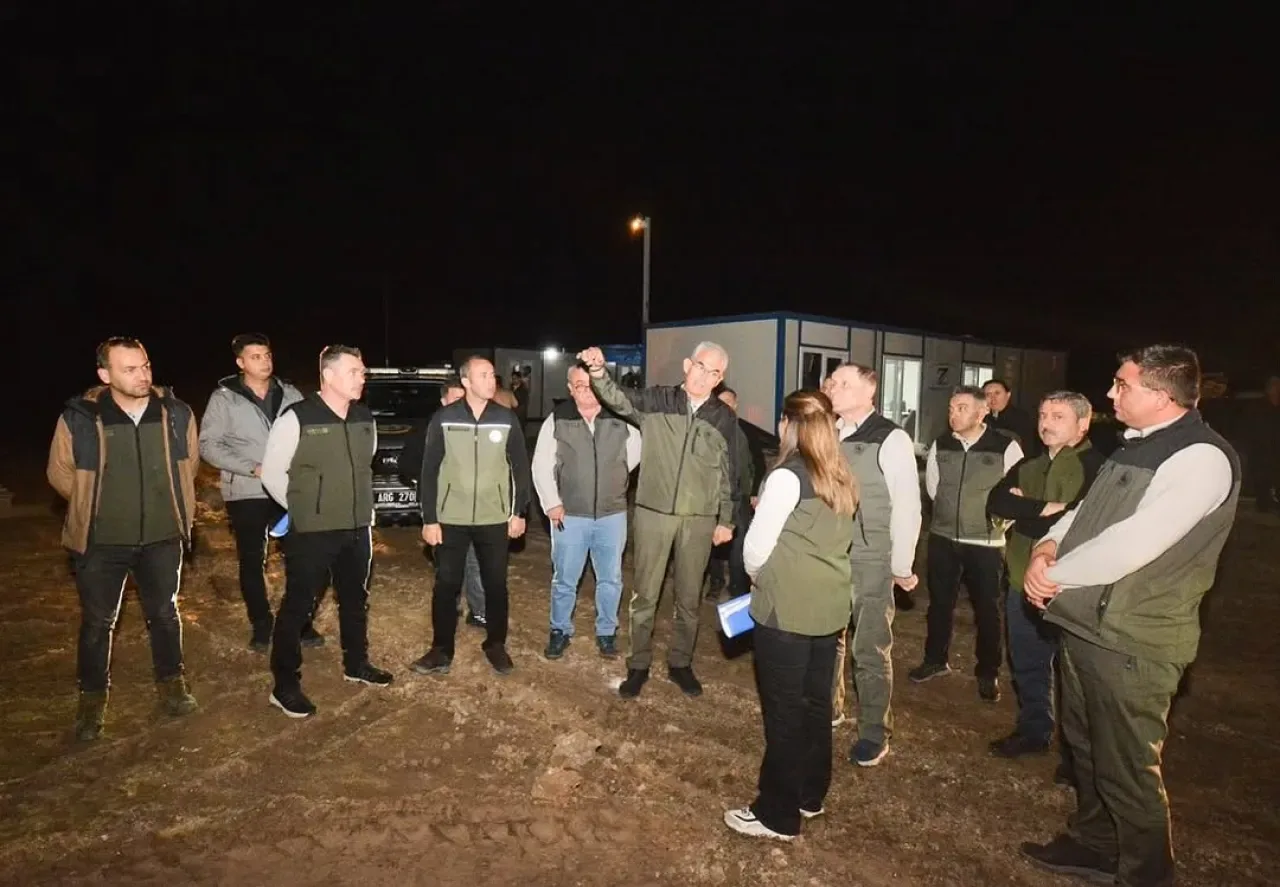 Balıkesir'de Orman Genel Müdürü Bekir Karacabey'den Gönen'de Sahada ve Yeni Hizmet Binasında İnceleme Balıkesir'de Orman Genel Müdürü Bekir Karacabey'den Gönen'de Sahada ve Yeni Hizmet Binasında İnceleme