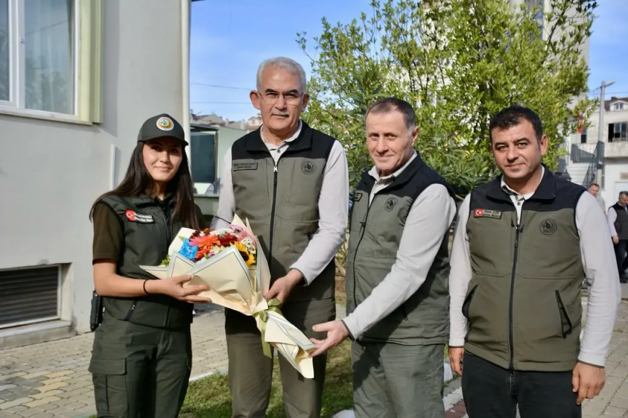 Balıkesir'de Zeytin Ağaçlandırma Sahası İncelendi Balıkesir'de Zeytin Ağaçlandırma Sahası İncelendi