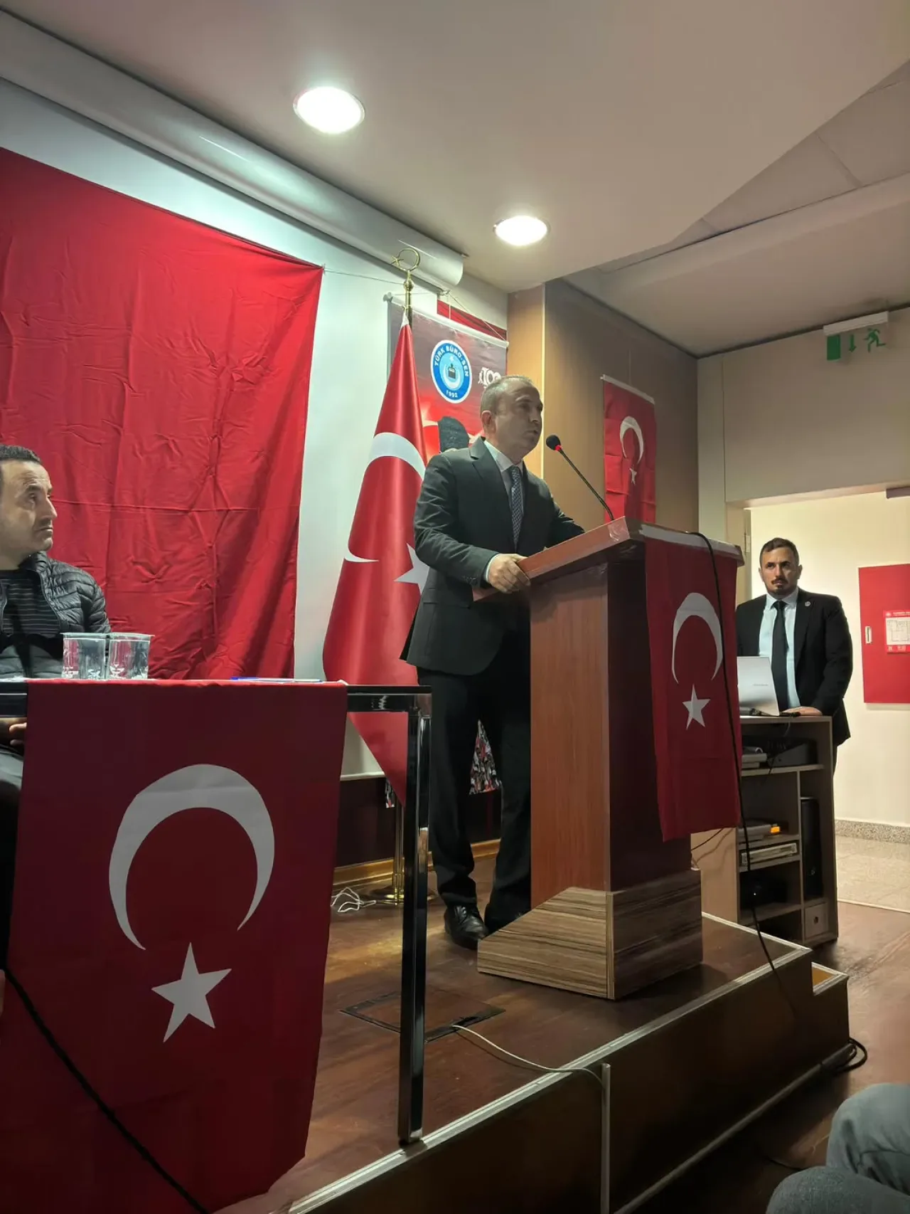 MHP Bakırköy Yöneticileri, Türk Büro Sen Genel Kurulu'na Katıldı MHP Bakırköy Yöneticileri, Türk Büro Sen Genel Kurulu'na Katıldı