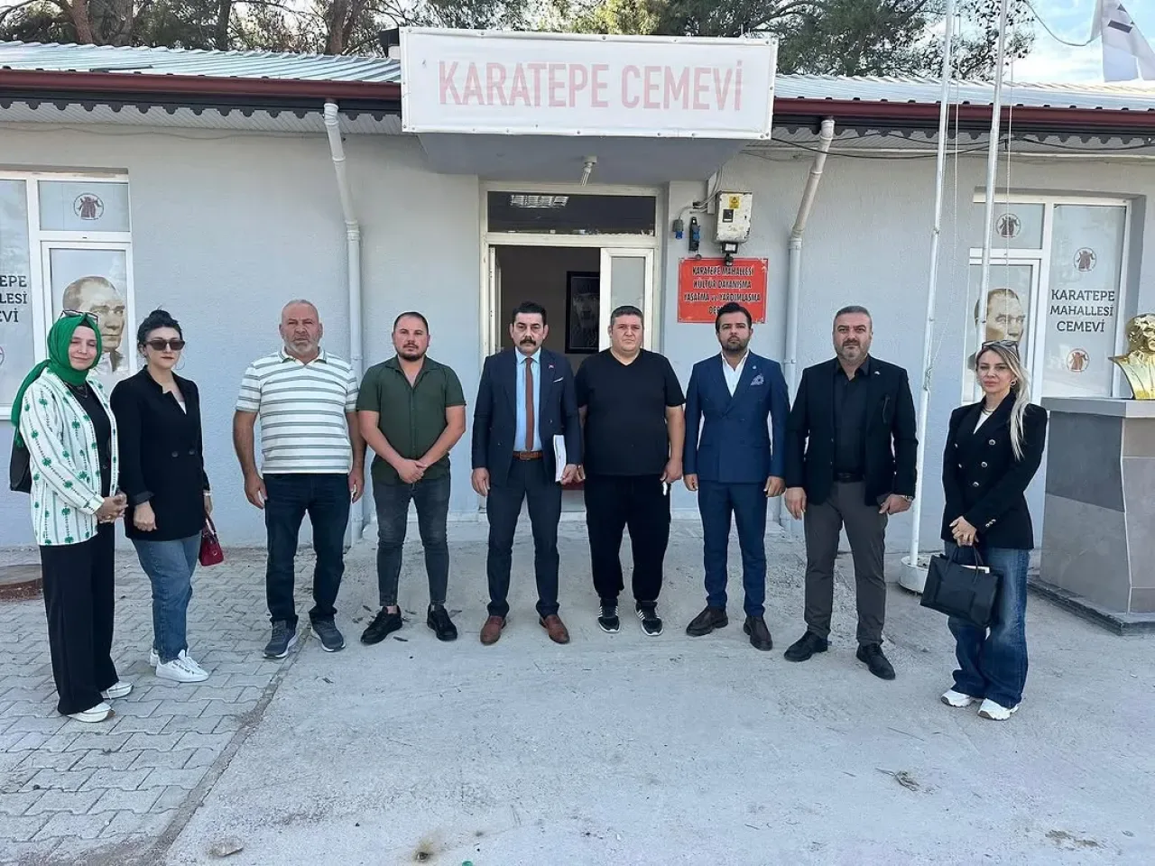 MHP Antalya, Karatepe Mahallesi'nde "Hayırlı Günler Komşum" Ziyaretlerini Gerçekleştirdi MHP Antalya, Karatepe Mahallesi'nde "Hayırlı Günler Komşum" Ziyaretlerini Gerçekleştirdi