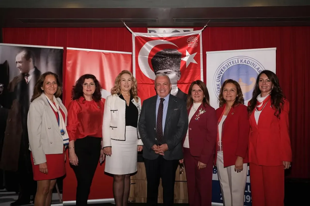 Bursa Nilüfer Belediye Başkanı Özdemir, Kadınların Güçlenmesi Hedefini Vurguladı Bursa Nilüfer Belediye Başkanı Özdemir, Kadınların Güçlenmesi Hedefini Vurguladı