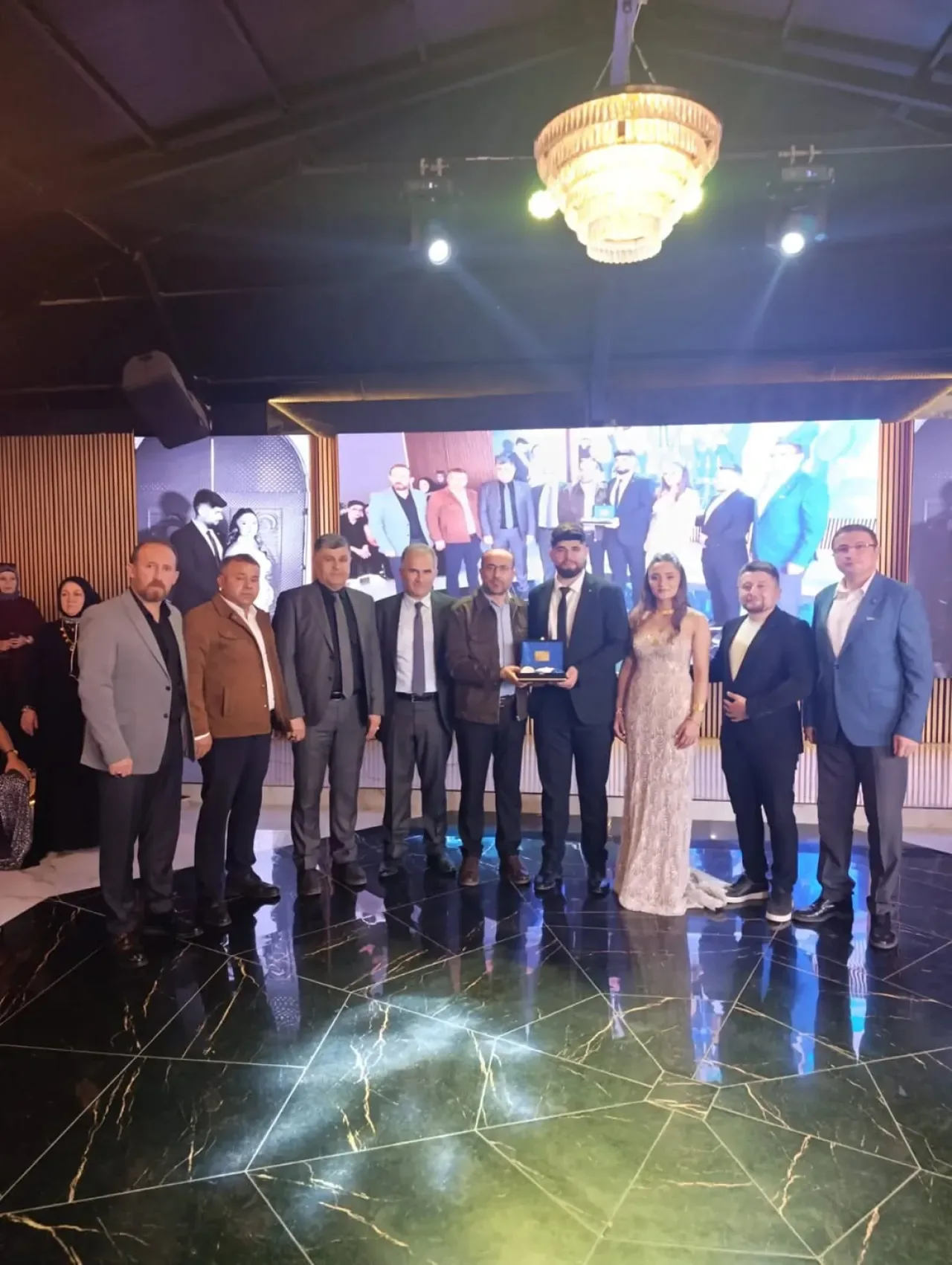 Orhaneli Belediye Başkanı Ali Osman Tayır, Meclis Üyesinin Oğlunun Nişan Töreninde Orhaneli Belediye Başkanı Ali Osman Tayır, Meclis Üyesinin Oğlunun Nişan Töreninde