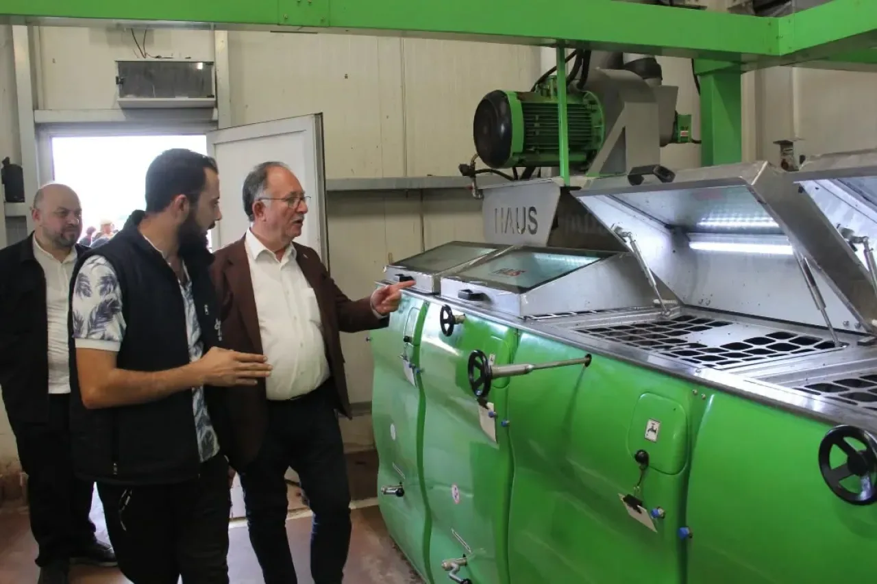 Antalya Milletvekili Şerafettin Kılıç, Döşemealtı'ndaki Zeytinyağı Fabrikasını Ziyaret Etti Antalya Milletvekili Şerafettin Kılıç, Döşemealtı'ndaki Zeytinyağı Fabrikasını Ziyaret Etti