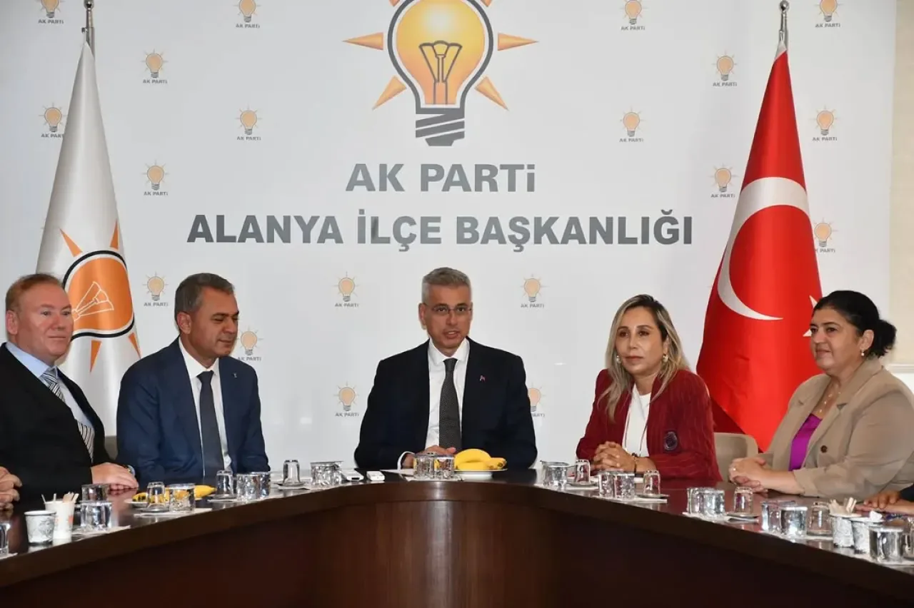 AK Parti Antalya Milletvekili Vural, Alanya'da Sağlık Bakanı Memişoğlu ile Bir Araya Geldi AK Parti Antalya Milletvekili Vural, Alanya'da Sağlık Bakanı Memişoğlu ile Bir Araya Geldi