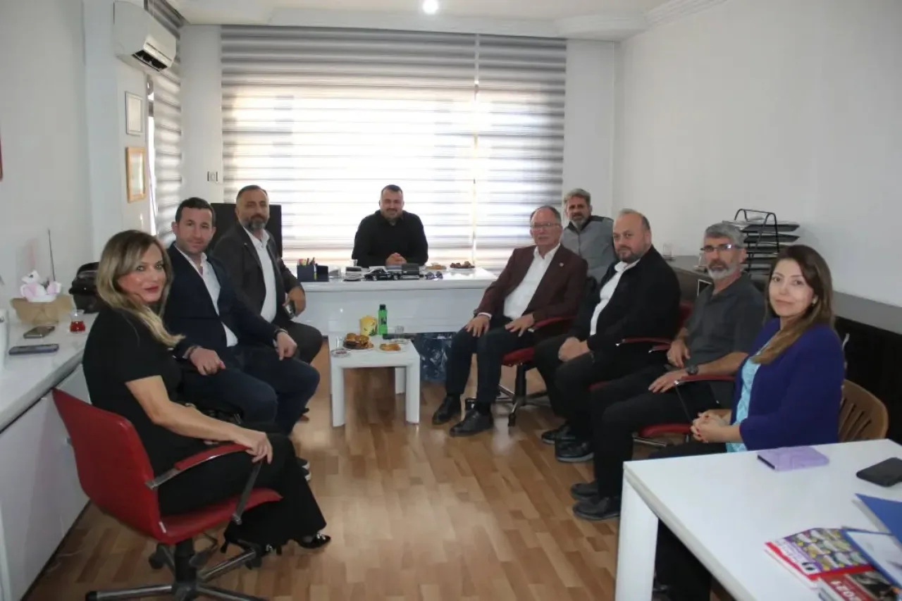 Antalya Saadet Partisi Milletvekili Kılıç, Çankırılılar Derneği'ni Ziyaret Etti Antalya Saadet Partisi Milletvekili Kılıç, Çankırılılar Derneği'ni Ziyaret Etti