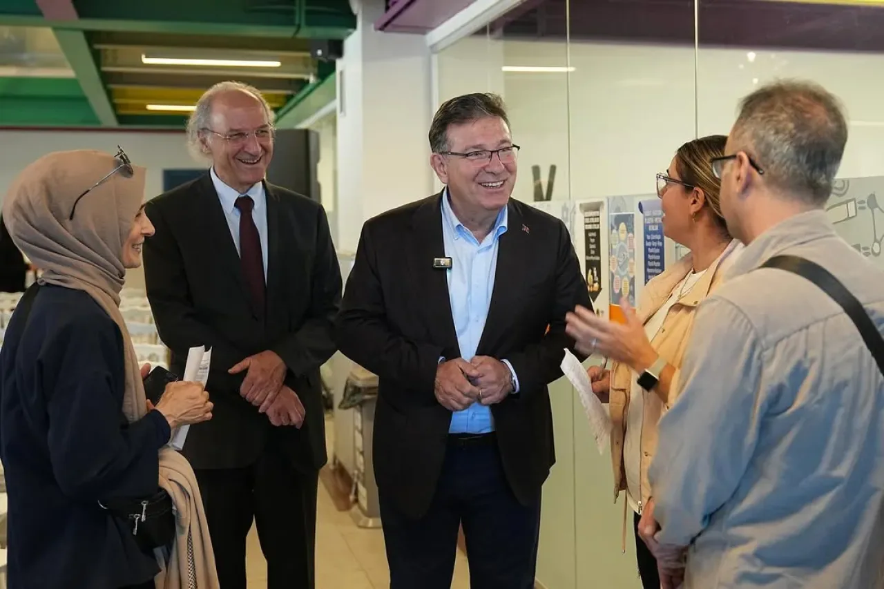 Sarıyer'de Eğitimde Dijital Dönüşüm: Sarıyer Akademi 2 ve Türkiye Akademi Platformu Tanıtıldı Sarıyer'de Eğitimde Dijital Dönüşüm: Sarıyer Akademi 2 ve Türkiye Akademi Platformu Tanıtıldı