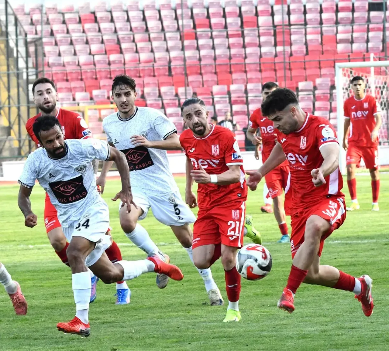 Balıkesirspor ve Nazillispor'dan Golsüz Beraberlik Balıkesirspor ve Nazillispor'dan Golsüz Beraberlik