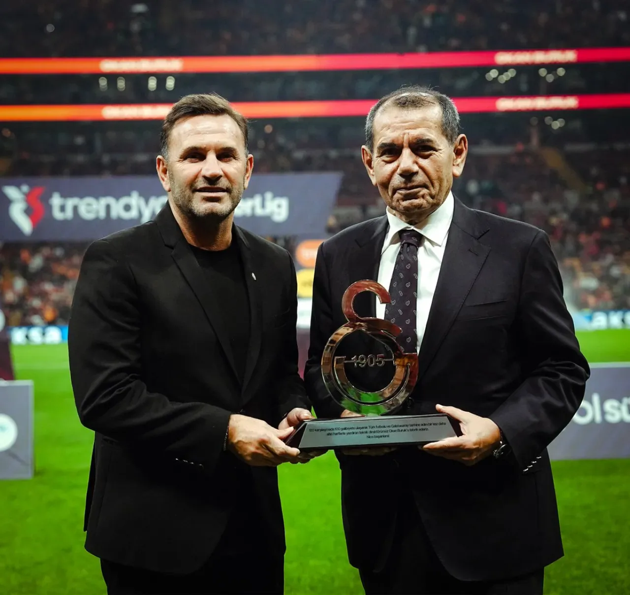 Okan Buruk, Galatasaray'da 100. Lig Zaferine Ulaştı Okan Buruk, Galatasaray'da 100. Lig Zaferine Ulaştı