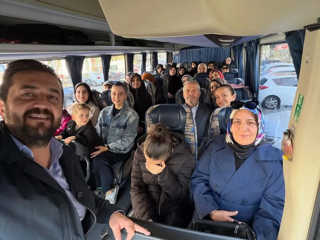AK Parti Kartal İlçe Teşkilatı, Atatürk Havalimanı Millet Bahçesi Açılışı İçin Yola Çıktı AK Parti Kartal İlçe Teşkilatı, Atatürk Havalimanı Millet Bahçesi Açılışı İçin Yola Çıktı