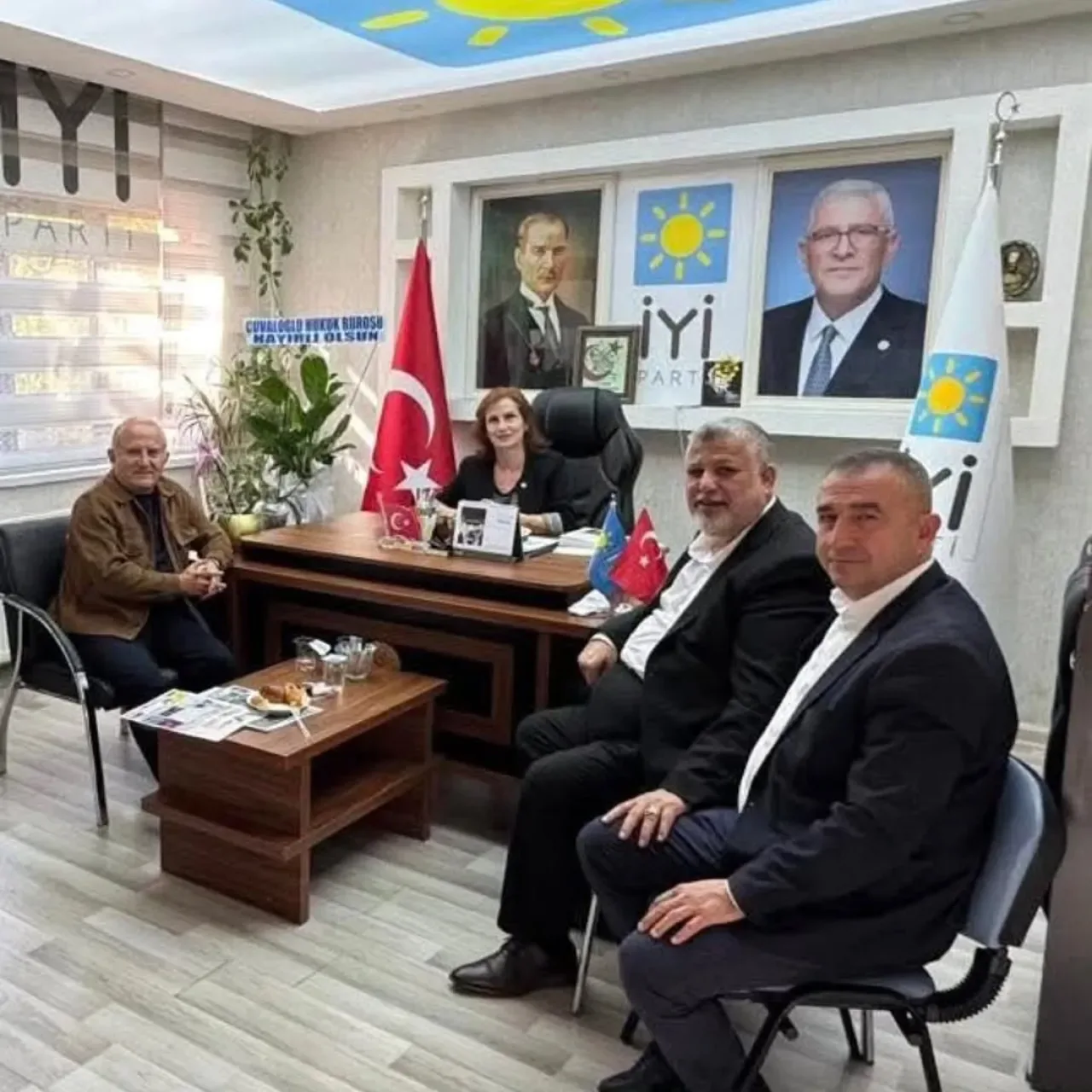 İYİ Parti'de Teşekkür Ziyareti: Yenimahalle İlçe Başkanlığı'ndan Ankara Ekibine İYİ Parti'de Teşekkür Ziyareti: Yenimahalle İlçe Başkanlığı'ndan Ankara Ekibine