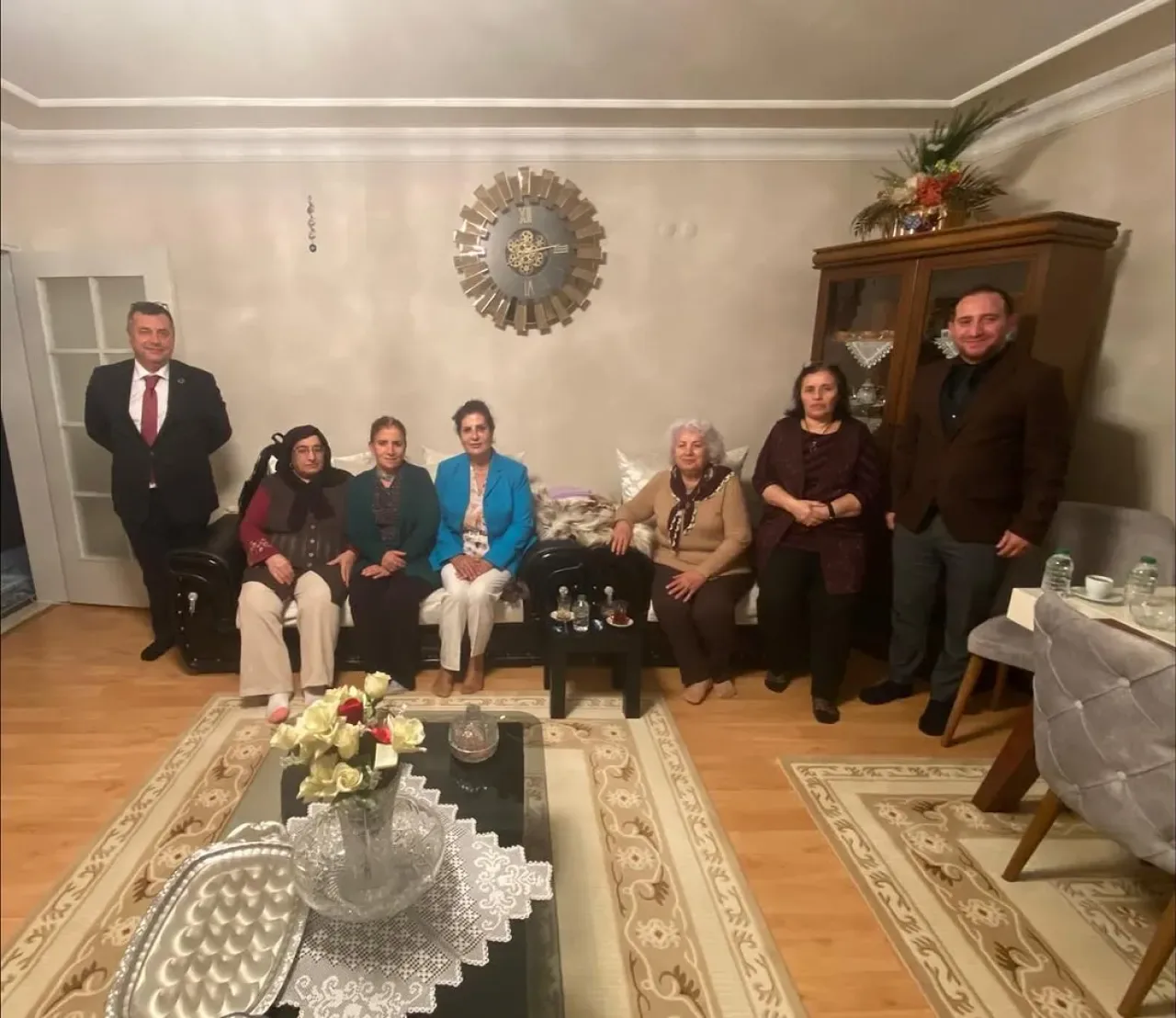MHP Maltepe'den "Hayırlı Günler Komşum" ve "Derdin Derdimizdir" Ziyareti MHP Maltepe'den "Hayırlı Günler Komşum" ve "Derdin Derdimizdir" Ziyareti