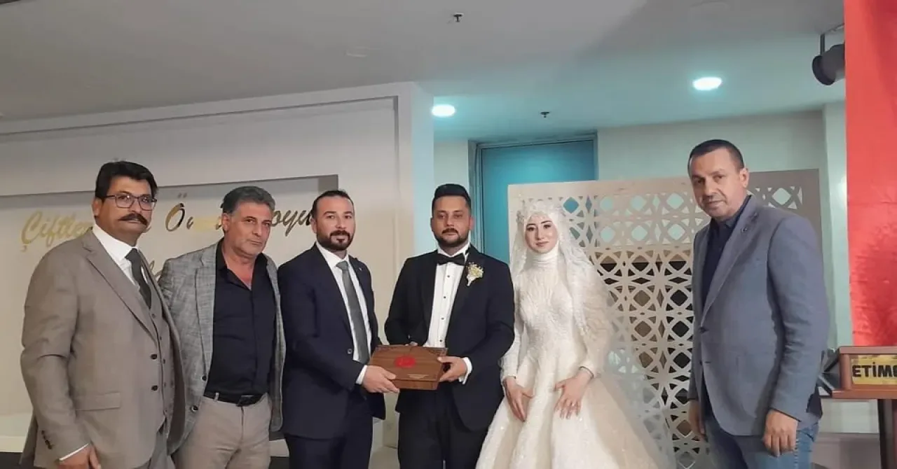 MHP Etimesgut Yöneticileri, Erzurumlu Çiftin Düğün Töreninde MHP Etimesgut Yöneticileri, Erzurumlu Çiftin Düğün Töreninde