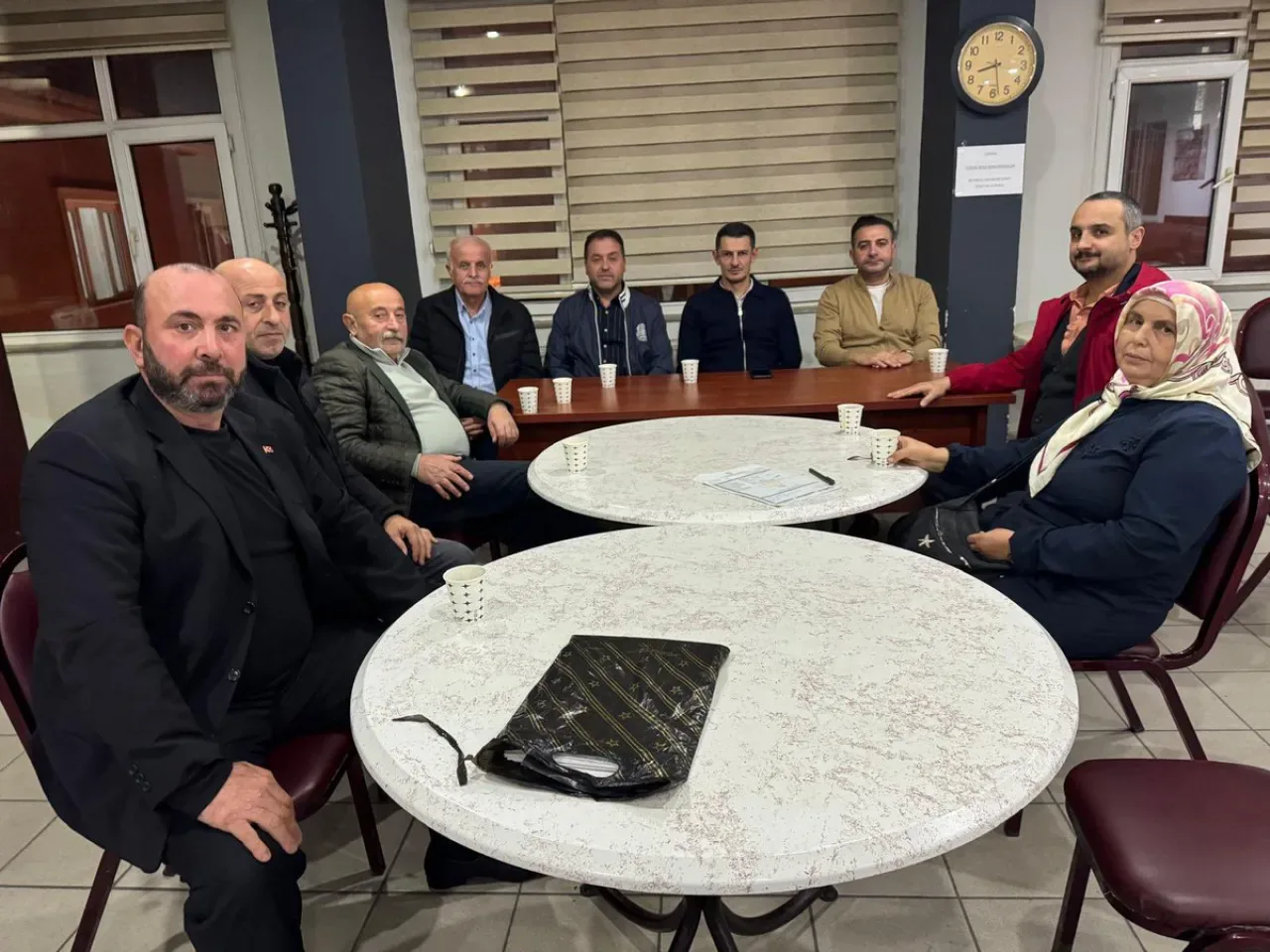 AK Parti Beyoğlu İlçe Teşkilatı Kadımehmet Mahallesi'nde Yönetim Toplantısı Düzenledi AK Parti Beyoğlu İlçe Teşkilatı Kadımehmet Mahallesi'nde Yönetim Toplantısı Düzenledi