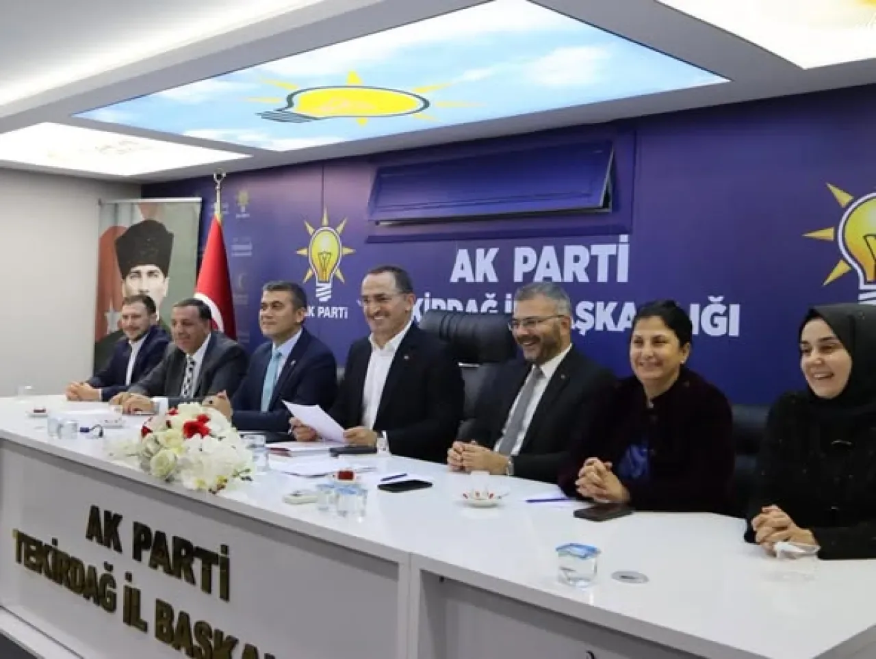 AK Parti Batı Marmara'da Bölge Çalışmalarını Masaya Yatırdı AK Parti Batı Marmara'da Bölge Çalışmalarını Masaya Yatırdı