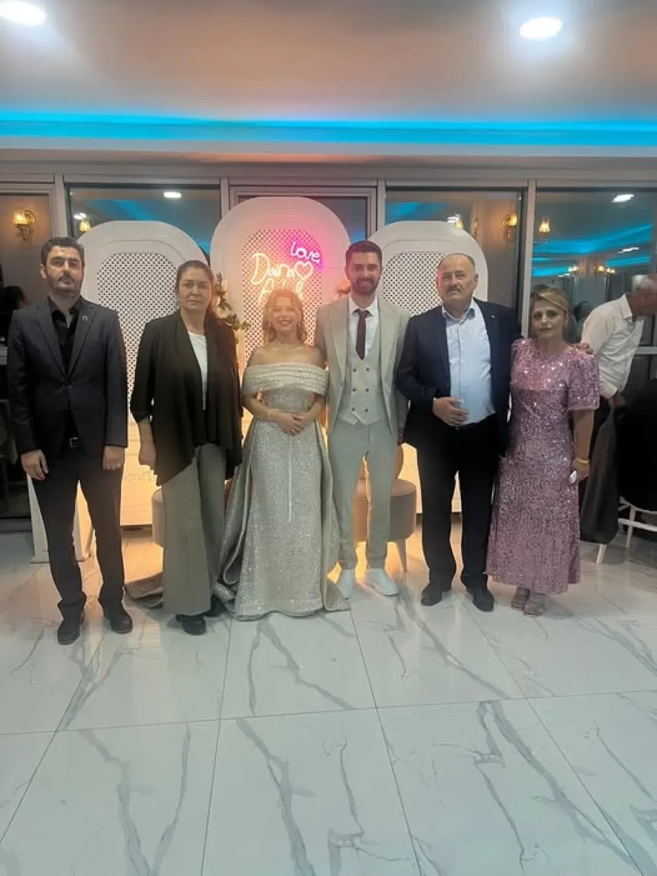 MHP Başakşehir Temsilcileri Nişan Töreninde MHP Başakşehir Temsilcileri Nişan Töreninde
