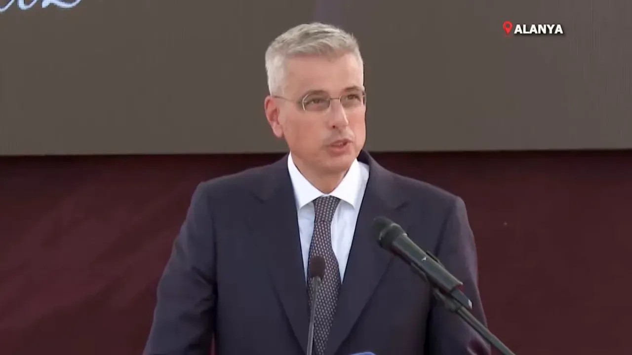 Sağlık Bakanı Memişoğlu'ndan Tıp Öğrencilerine Beyaz Önlük Uyarısı: Vicdanınız Olsun Sağlık Bakanı Memişoğlu'ndan Tıp Öğrencilerine Beyaz Önlük Uyarısı: Vicdanınız Olsun