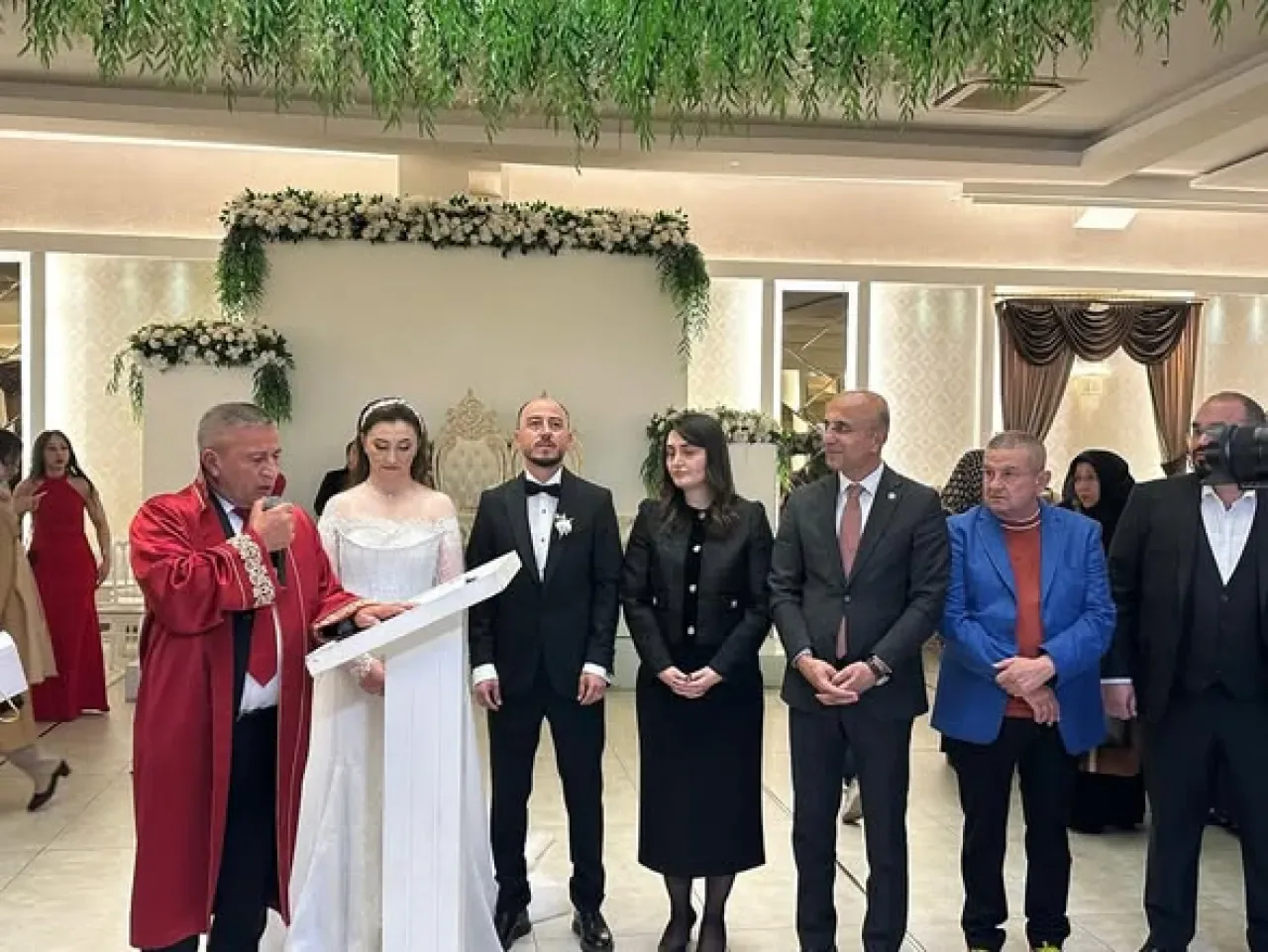 CHP'li Aşkın Genç, Pınarbaşı'nda Nikah Törenine Katıldı CHP'li Aşkın Genç, Pınarbaşı'nda Nikah Törenine Katıldı