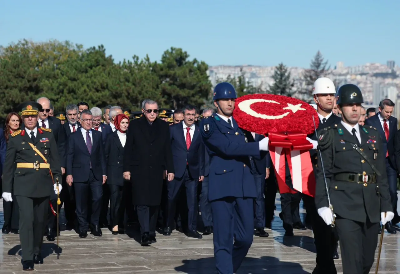 Cumhurbaşkanı Erdoğan, Anıtkabir'de Düzenlenen Törene Katıldı Cumhurbaşkanı Erdoğan, Anıtkabir'de Düzenlenen Törene Katıldı