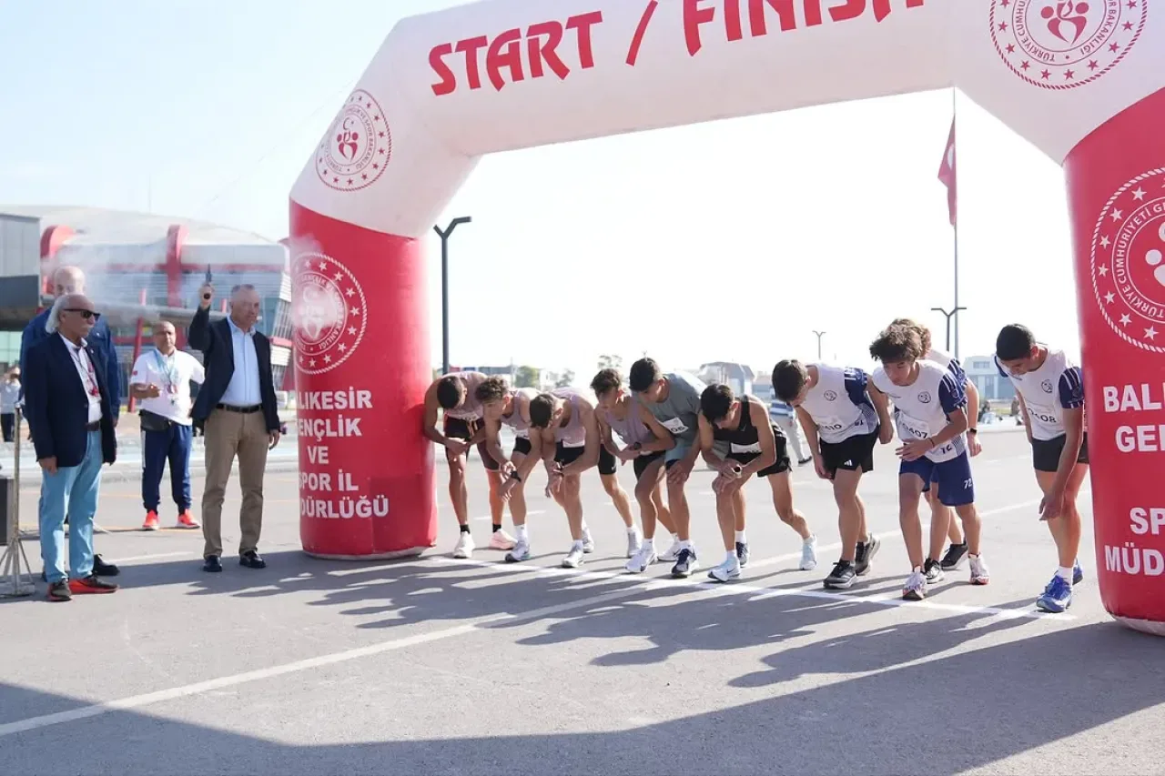 Kros Cumhuriyet Kupası ve Atatürk'ü Anma İl Birinciliği Müsabakaları Tamamlandı Kros Cumhuriyet Kupası ve Atatürk'ü Anma İl Birinciliği Müsabakaları Tamamlandı