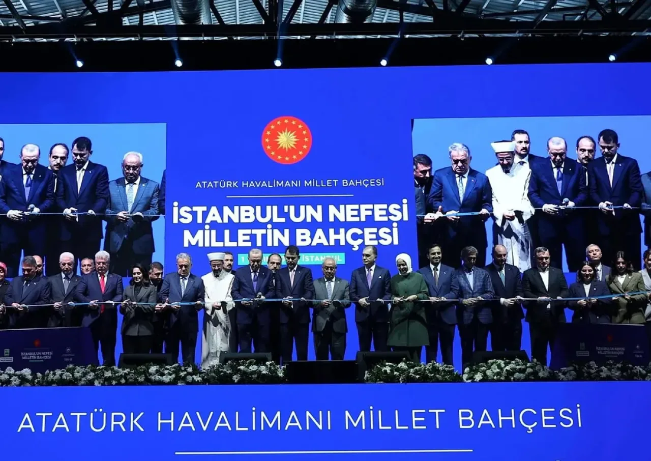 İstanbul'a Nefes Aldıracak Dev Proje: Atatürk Havalimanı Millet Bahçesi Açıldı İstanbul'a Nefes Aldıracak Dev Proje: Atatürk Havalimanı Millet Bahçesi Açıldı