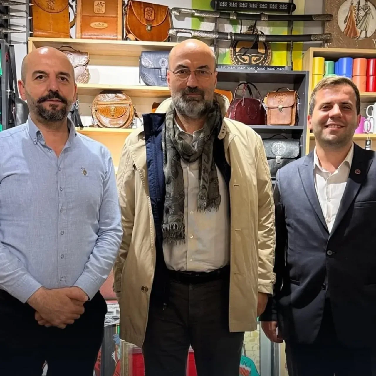 CHP'li Açıkel, Bahçelievler'deki Kalpakçı Kafe'de Kültür ve Gastronomi Buluşmasına Katıldı CHP'li Açıkel, Bahçelievler'deki Kalpakçı Kafe'de Kültür ve Gastronomi Buluşmasına Katıldı