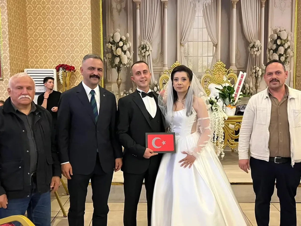 MHP Kızılcahamam İlçe Başkanı Nuri Odacı, Düğün Törenine Katıldı MHP Kızılcahamam İlçe Başkanı Nuri Odacı, Düğün Törenine Katıldı