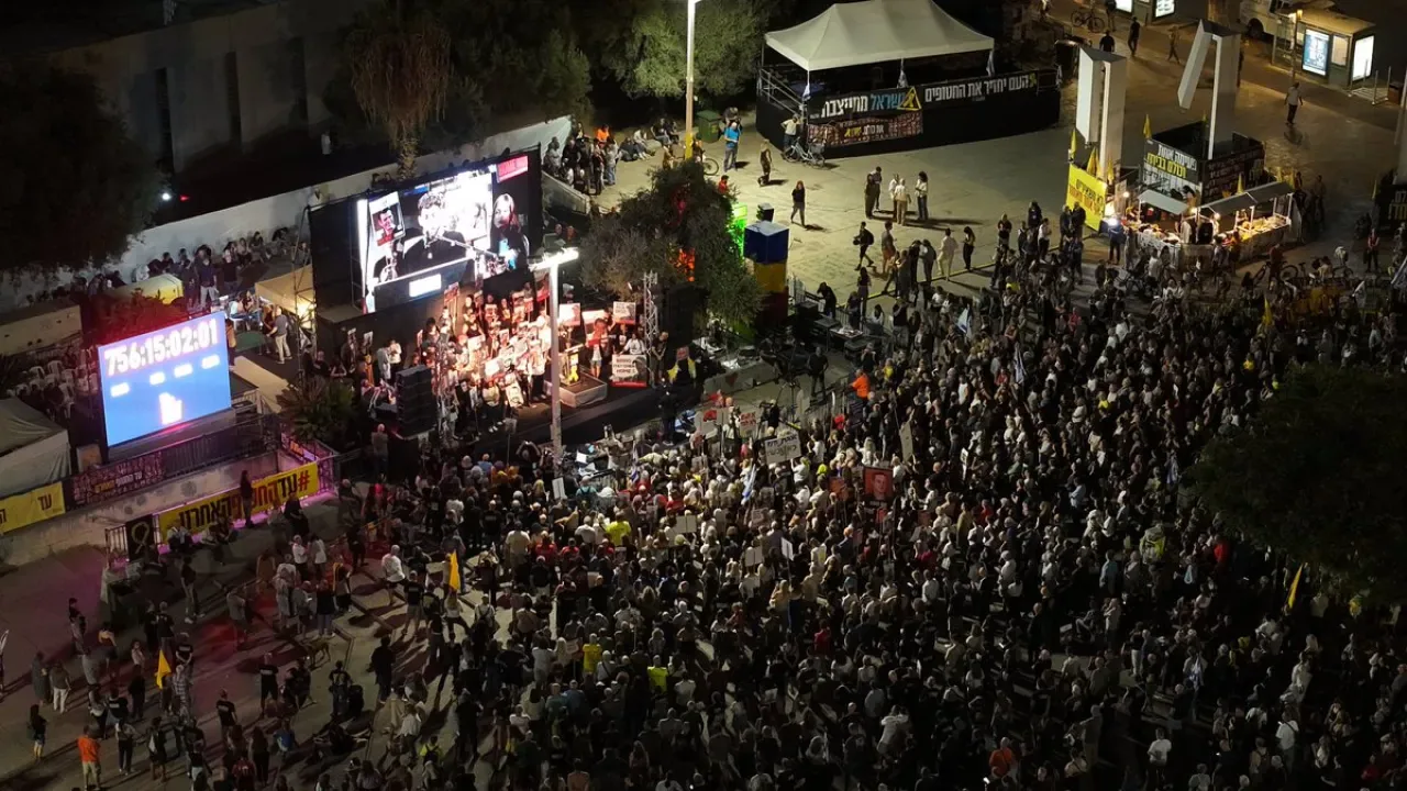 Gazze'deki İsrailli Cesetlerinin Teslimi için Tel Aviv'de Protesto Gazze'deki İsrailli Cesetlerinin Teslimi için Tel Aviv'de Protesto