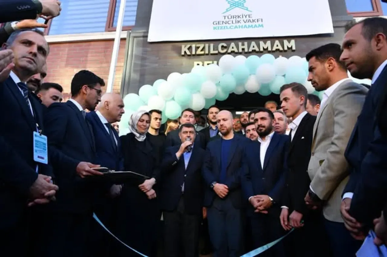 Ankara Valisi Şahin ve Bilal Erdoğan, TÜGVA Kızılcahamam Yeni Hizmet Binasının Açılışını Yaptı Ankara Valisi Şahin ve Bilal Erdoğan, TÜGVA Kızılcahamam Yeni Hizmet Binasının Açılışını Yaptı