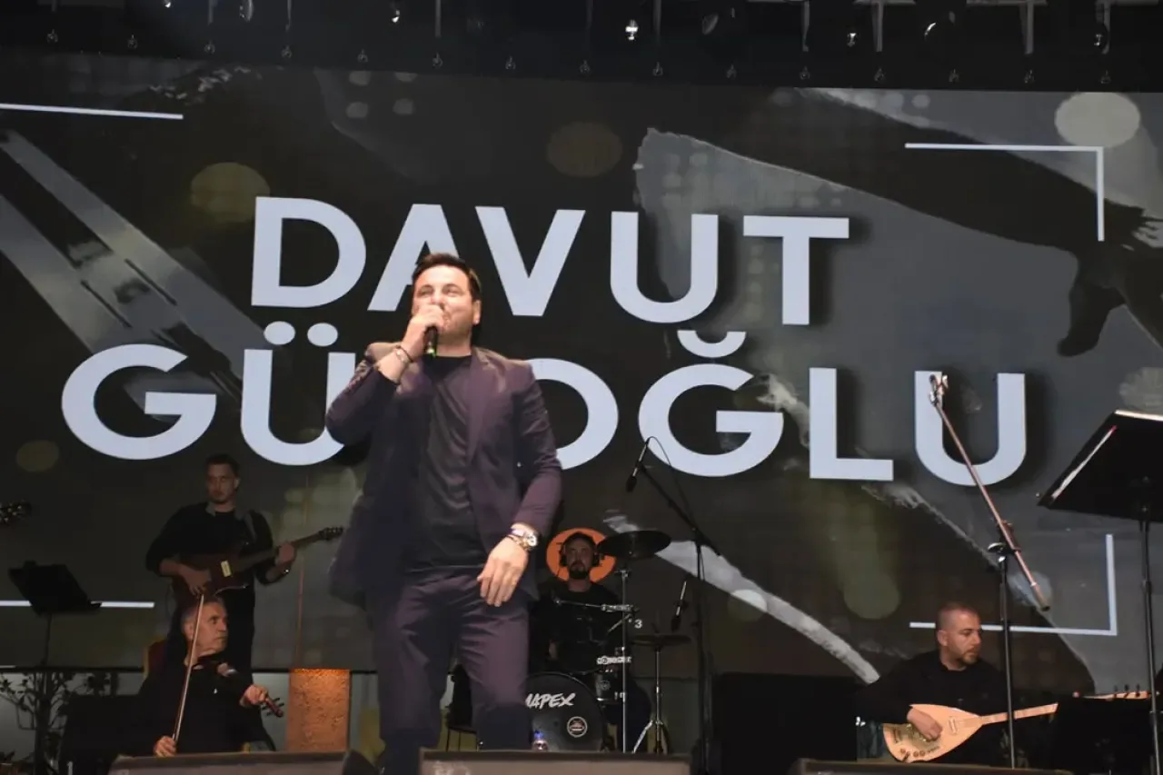 Karacabey'de Hamsi Festivali Coşkuyla Kutlandı Karacabey'de Hamsi Festivali Coşkuyla Kutlandı