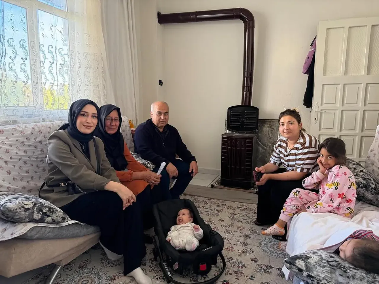AK Parti Serik İlçe Başkanlığı, Cumalı Mahallesi'nde Vatandaş Ziyareti Gerçekleştirdi AK Parti Serik İlçe Başkanlığı, Cumalı Mahallesi'nde Vatandaş Ziyareti Gerçekleştirdi