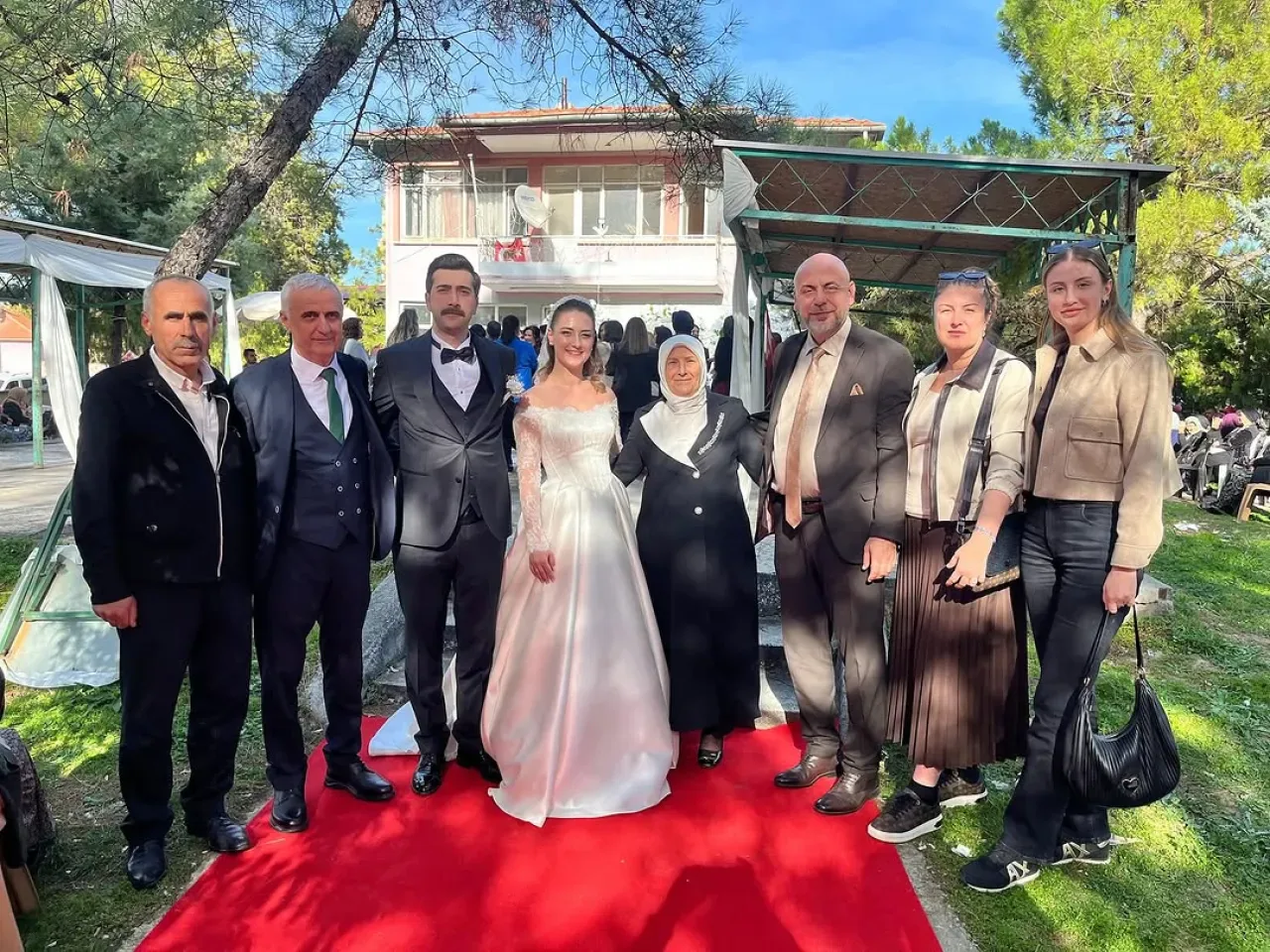 Orhangazi'de Belediye Başkanı Ailesinin Düğün Töreni Orhangazi'de Belediye Başkanı Ailesinin Düğün Töreni